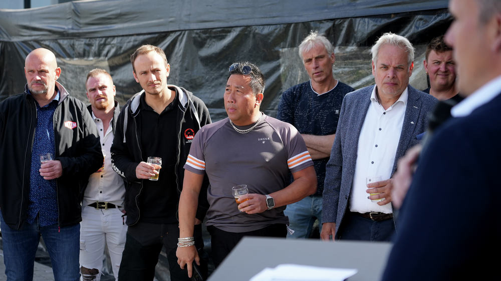 PREFA Geschäftsführer Tobias Götz eröffnet die neue PREFA Academy in den Niederlanden.