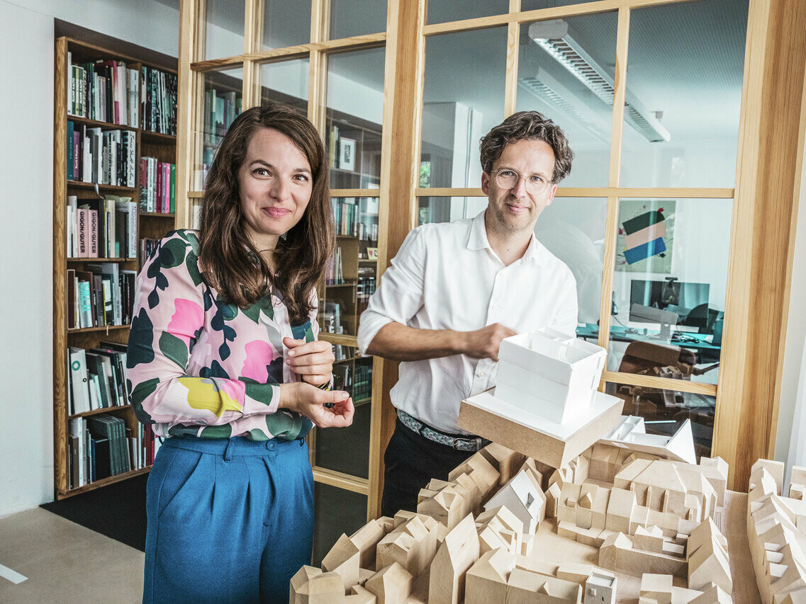 L'architecte de l'Atelier ST originaire de Leipzig, qui s'est occupé de la Maison des Arts à Göttingen.