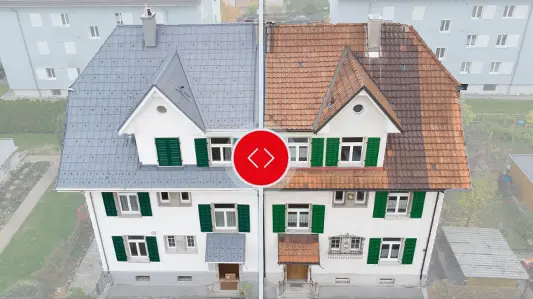 Maison jumelée récemment rénovée ; la partie droite de la maison n'a pas été rénovée et conserve son ancien toit en tuiles, tandis que la partie gauche a été recouverte de tuiles PREFA de couleur gris pierre.