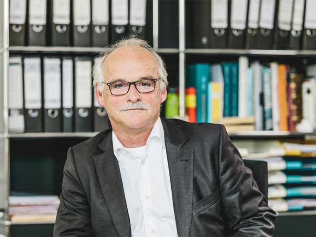 PREFA-carl-Michael Römer-Statement-Schuhhaus-Hambourg-losange de façade Dipl. Ing. Arch. Carl Michael Römerwww.cm-roemer.de