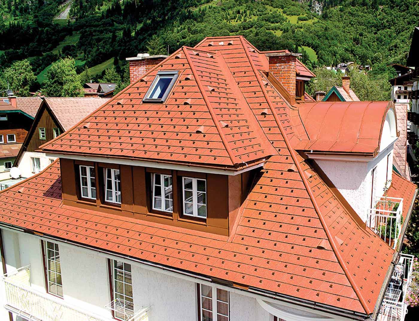 Bâtiments de référence PREFA Systèmes de toits Bardeau 04 P.10 rouge tuile